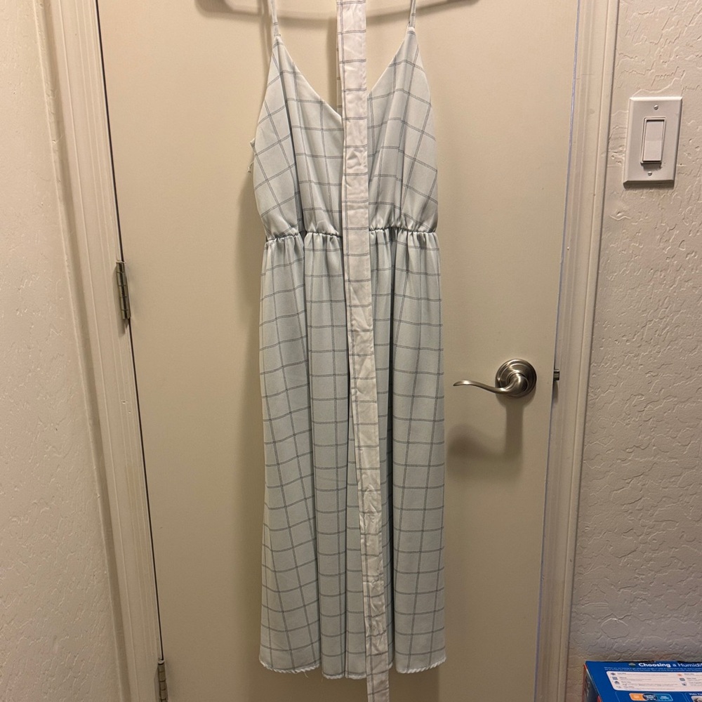 Chic White Grid Midi Dress
